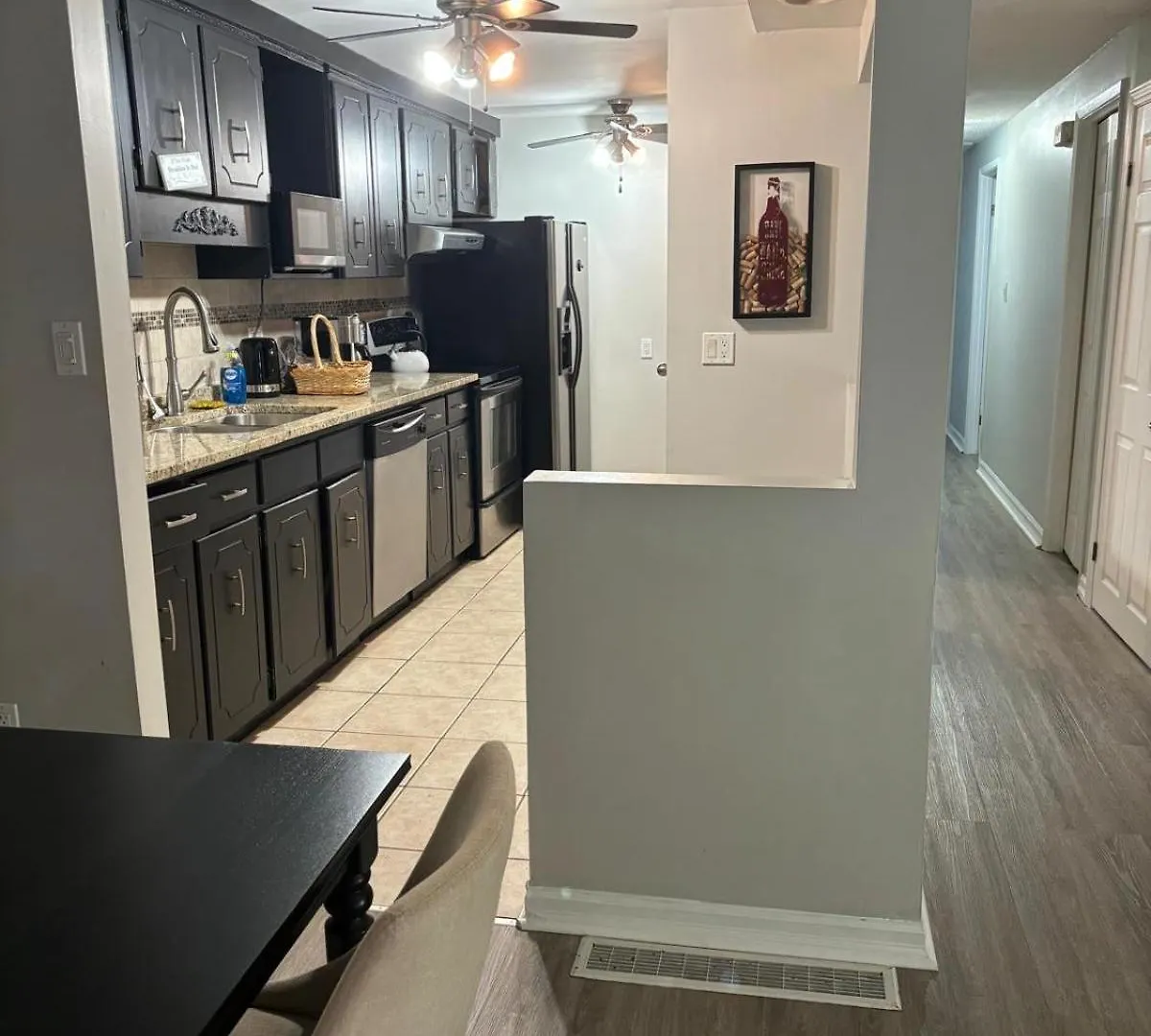 Central And Spacious Home Niagara Falls