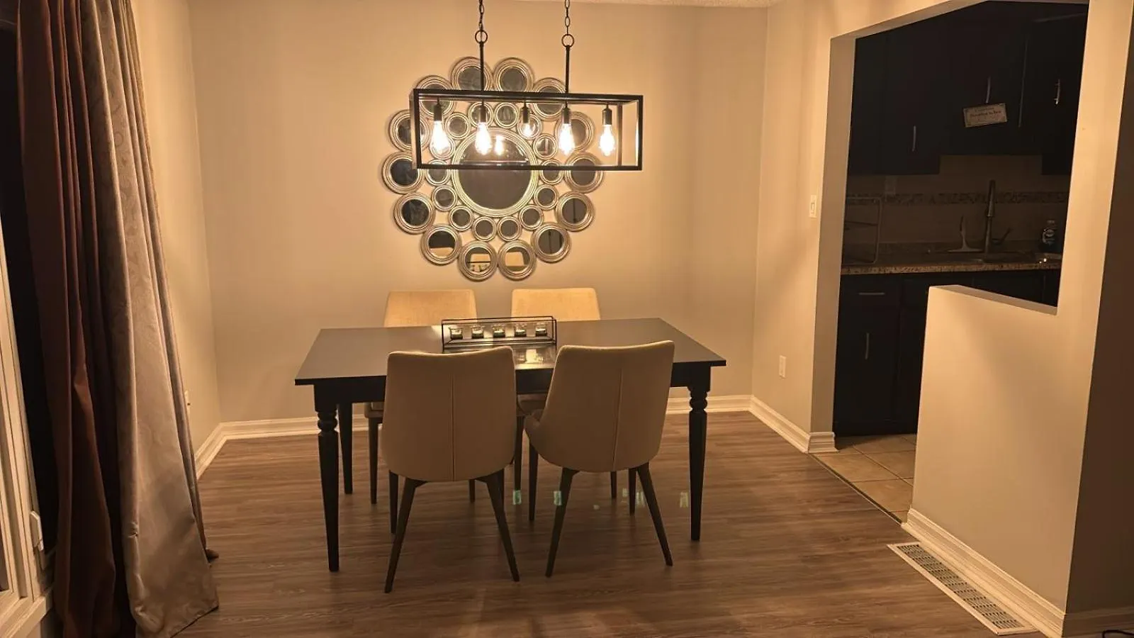 Central And Spacious Home Niagara Falls Canada